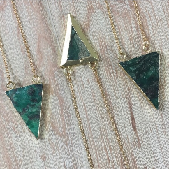 Last 1! 🌟HP🌟 Chrysoprase Mineral Necklace - Picture 5 of 7